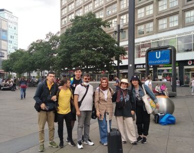 MY FRIENDSHIP WITH THE PLANET PROJE KATILIMCILARI BERLİNDE