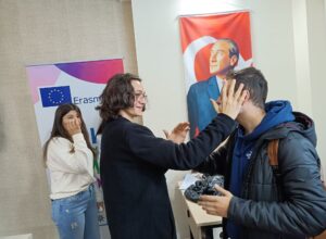Tiyatro İle Hoşgörüsüzlük İle Mücadele