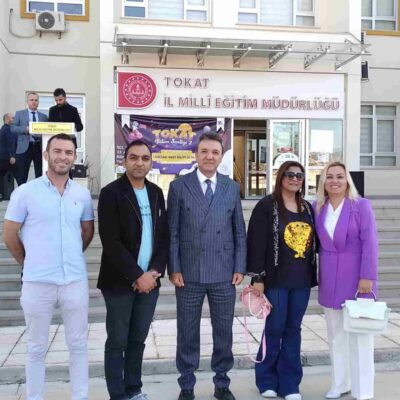 TOKAT MİLLİ EĞİTİM MÜDÜR YARDIMCISI ABDULLAH GÜRBÜZ İNGİLİZ MİSAFİRLERİMİZE TUBİTAK FUARINI GEZDİRDİ