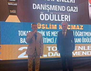 24. Tokat Enler Ödül Töreni’nde Müslim Kaçmaz’a “En İyi Eğitmen ve Proje Uzmanı” Ödülü