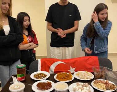 Tokatlı Gençler Polonya’da Kültürlerini Tanıttı