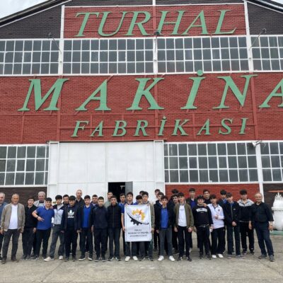 TOKAT MESLEKİ VE TEKNİK ANADOLU LİSESİ ÖĞRENCİLERİ TURHAL MAKİNE FABRİKASI’NI GEZDİ