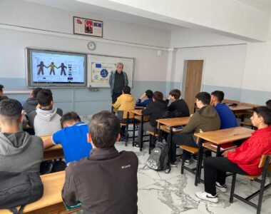 UNITYSTREAM Projesi Kapsamında Tokatlı Gençlere Dijital Yetkinlik, Avrupa Değerleri ve Aktif Vatandaşlık Eğitimleri Verildi